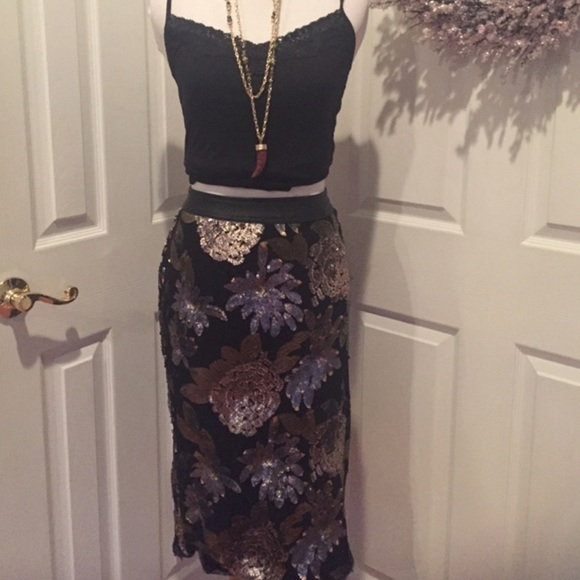 Amazing black skirt w sequin flowers, Nordstrom - Picture 1 of 8